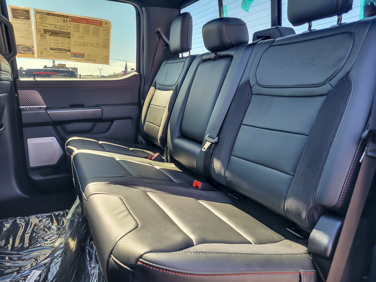 2025 FORD F-150 - Image 12