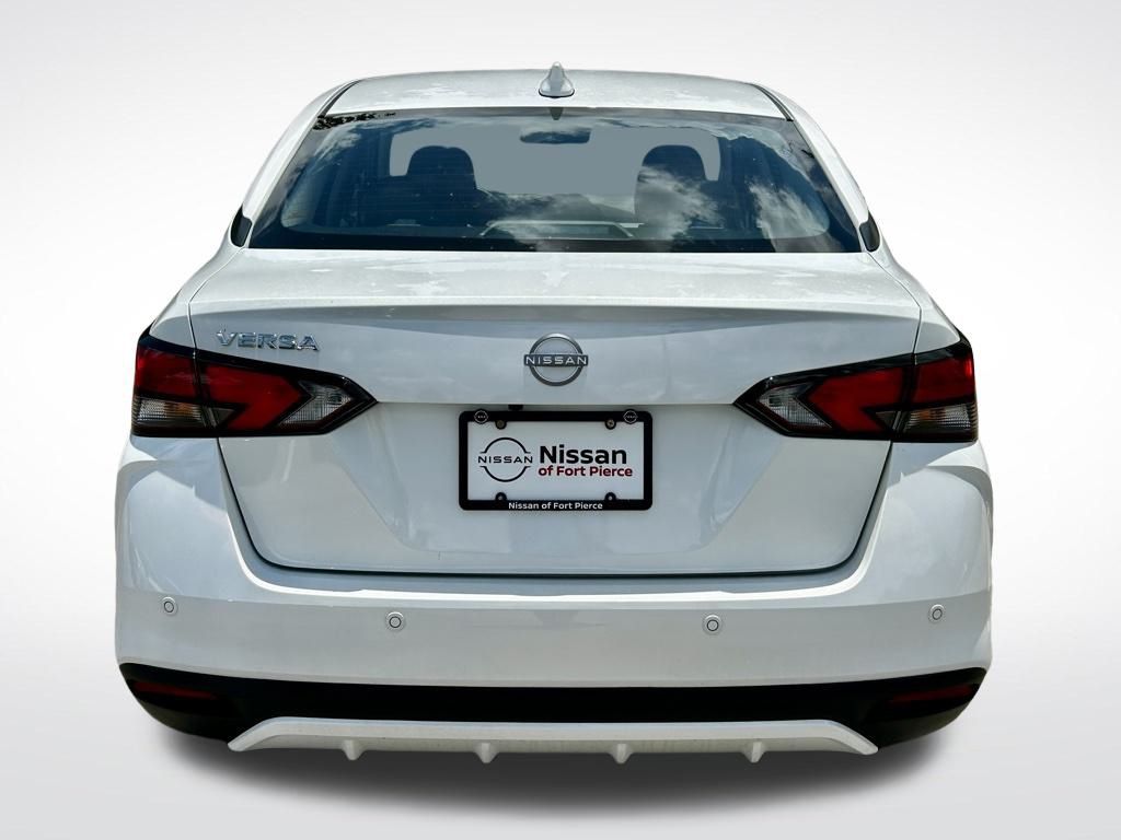 2025 Nissan Versa SV photo 5