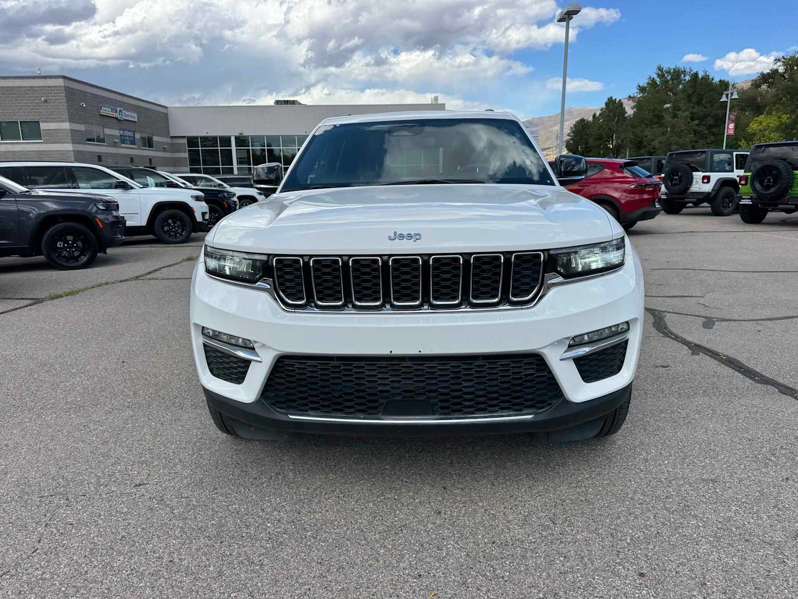 2024 Jeep Cherokee 4xe Sport photo 4