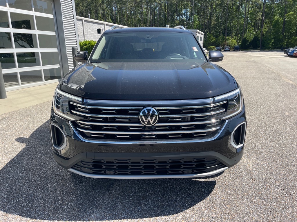 2025 Volkswagen Atlas SE photo 2
