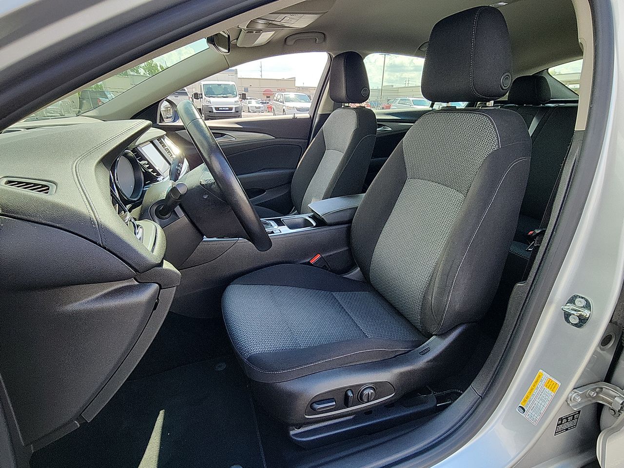 2018 Buick Regal Sportback Preferred photo 11