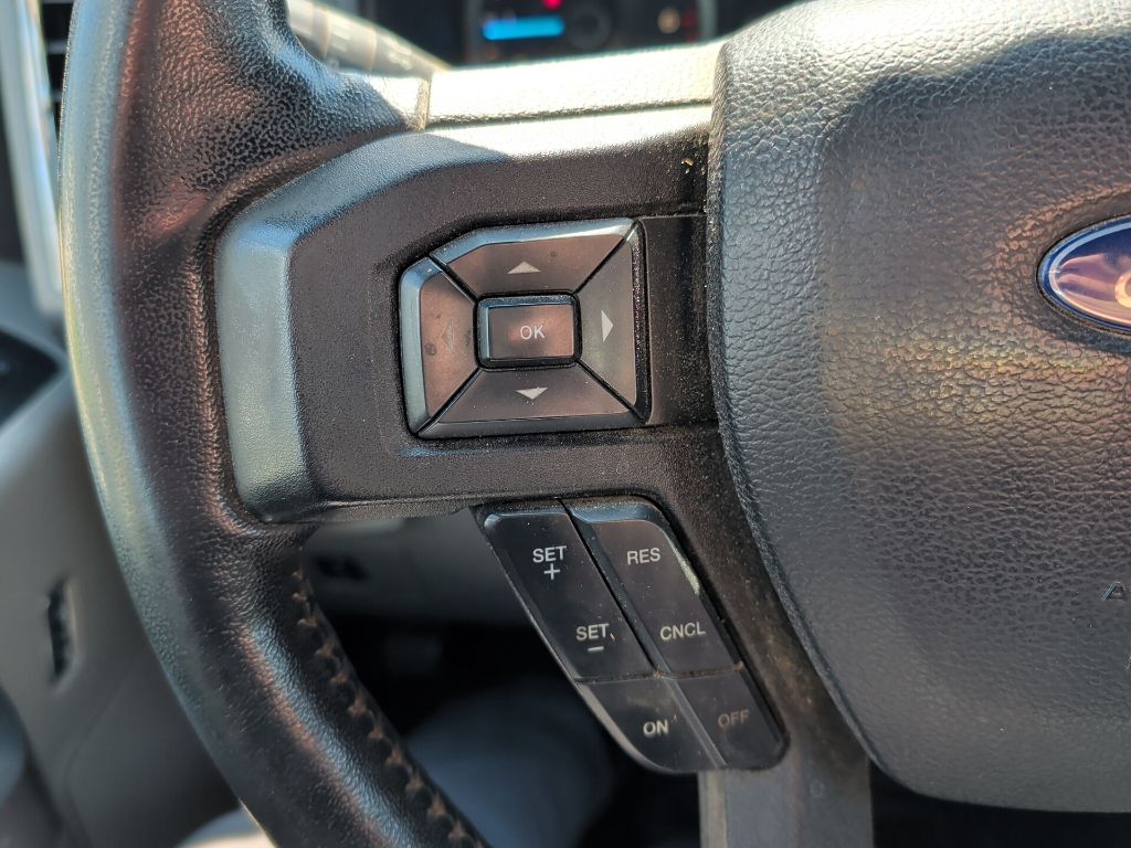 2017 Ford F-150 XLT photo 5