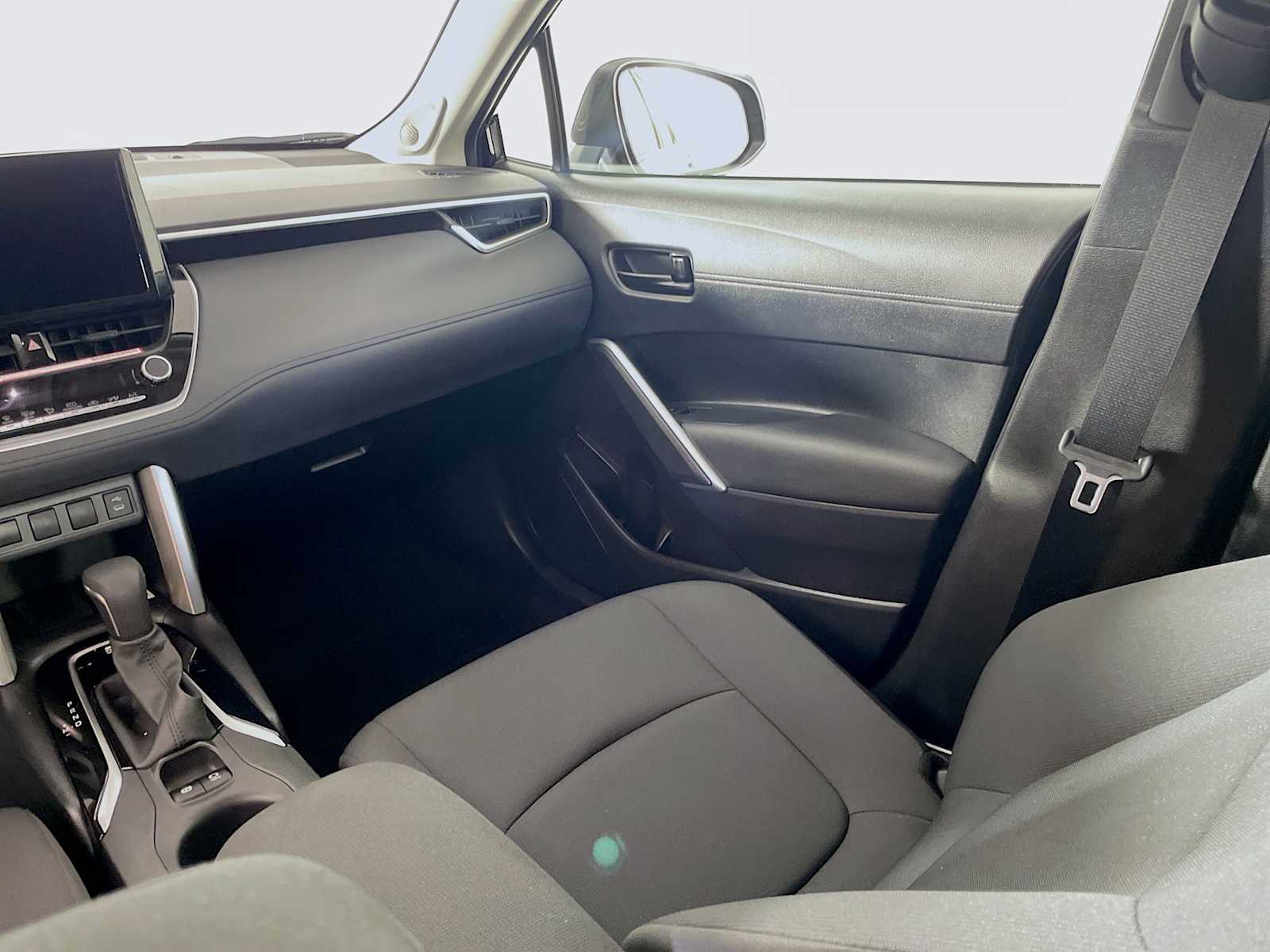 2023 Toyota Corolla Cross LE photo 20