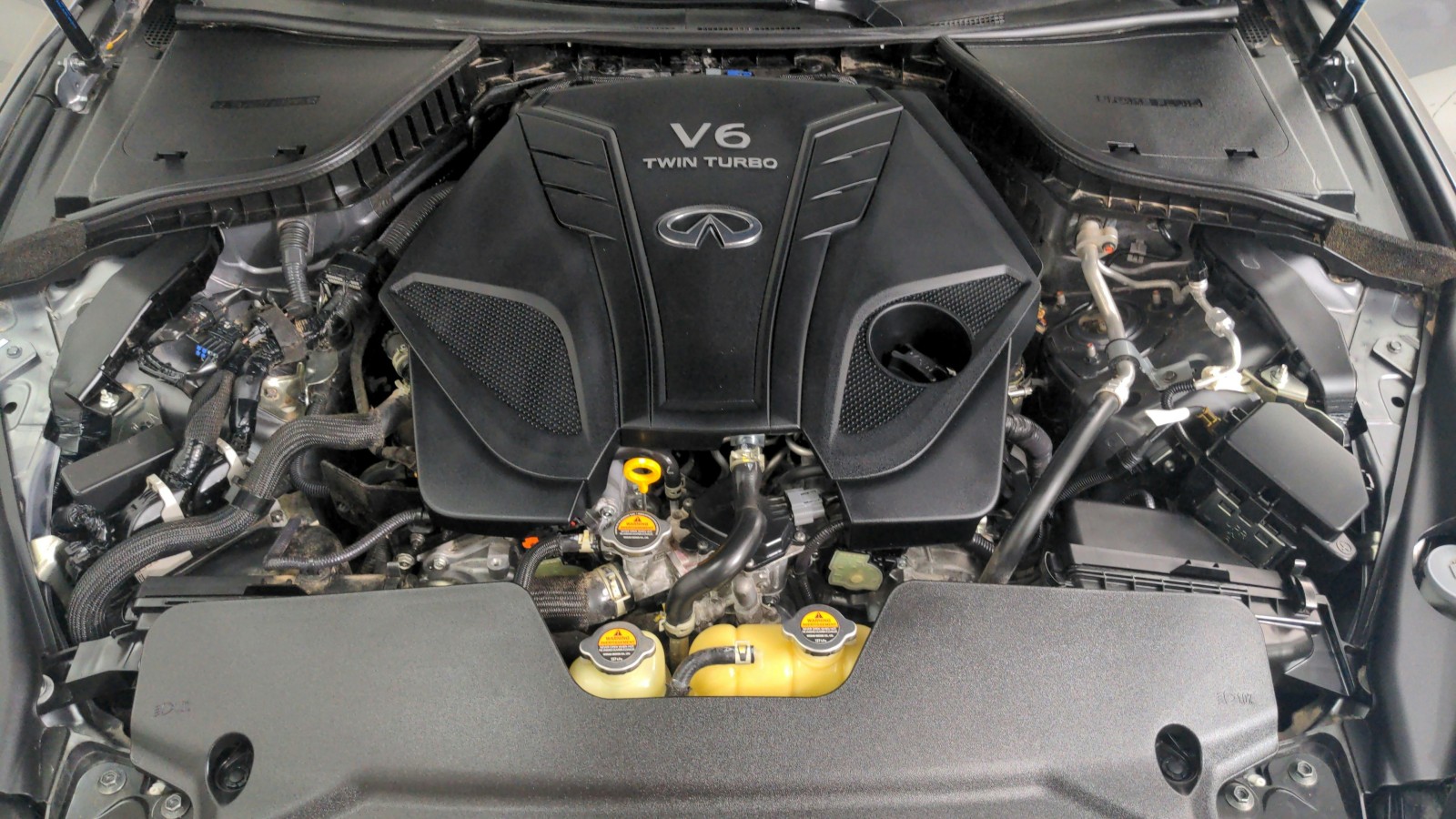 Used 2022 Graphite Shadow INFINITI LUXE image 31