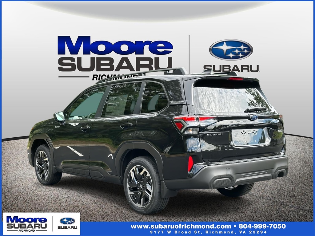 2025 Subaru Forester Premium photo 4