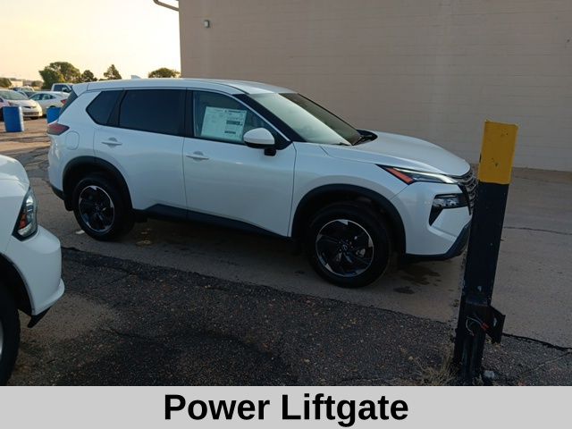 2025 Nissan Rogue SV photo 4