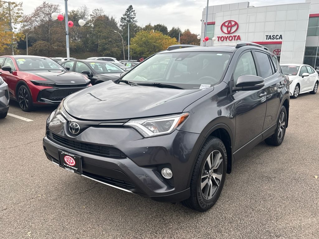 2017 Toyota RAV4 XLE photo 2