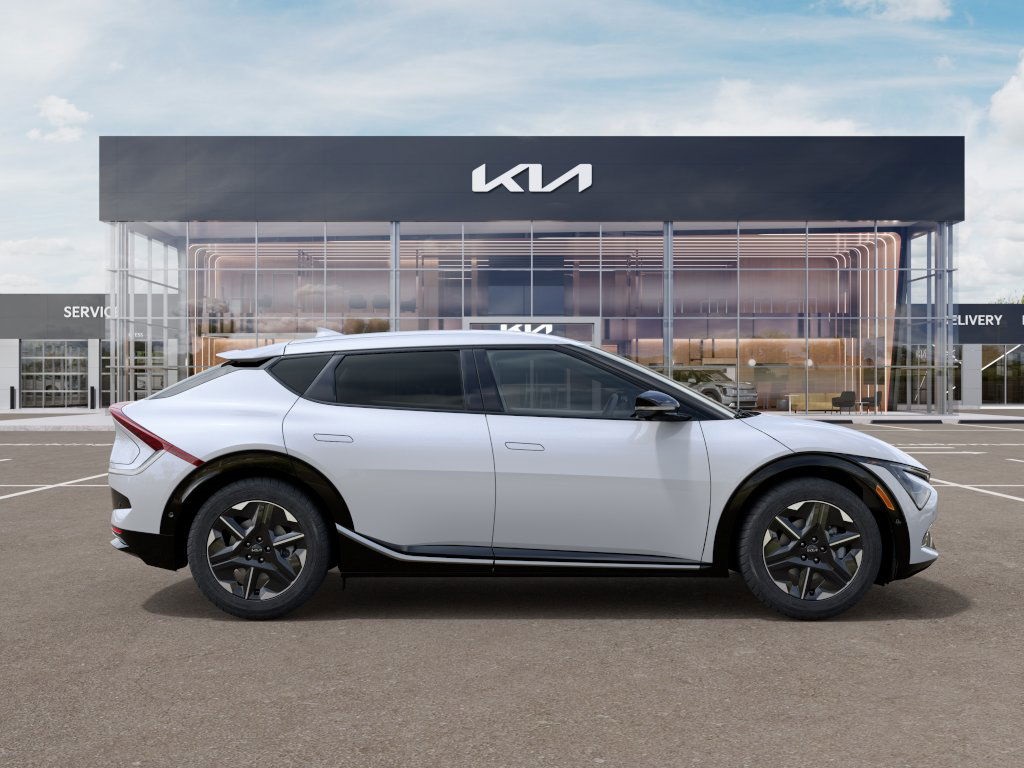 2025 Kia EV6 Wind photo 7