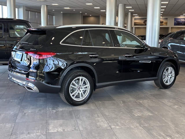 2026 Mercedes Benz GLC 300 4MATIC photo 3