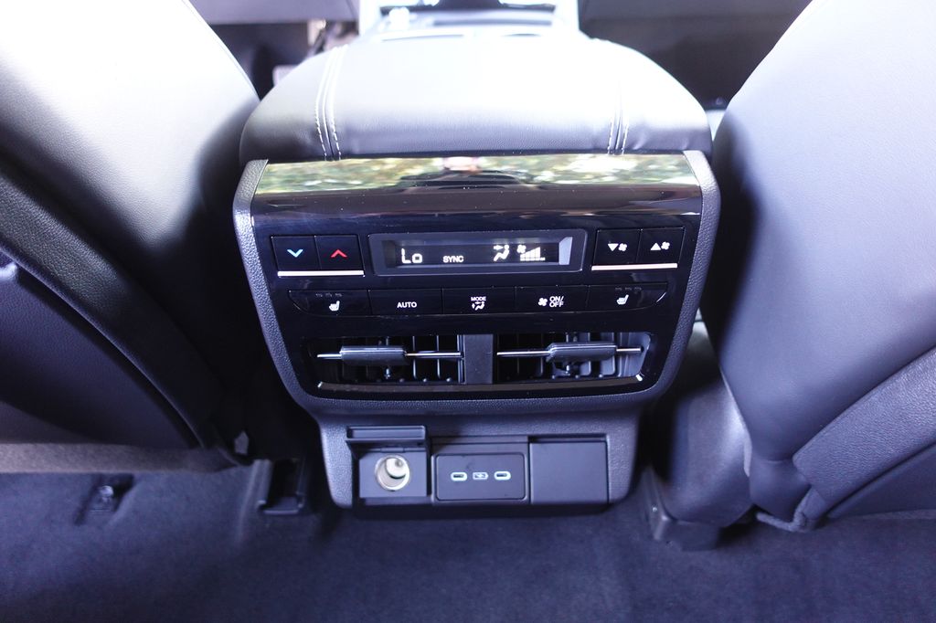 2026 Acura MDX SH-AWD Advance photo 23