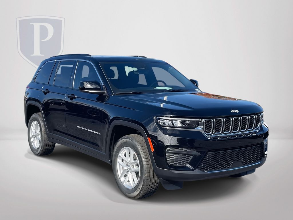2025 Jeep Grand Cherokee Laredo's photo