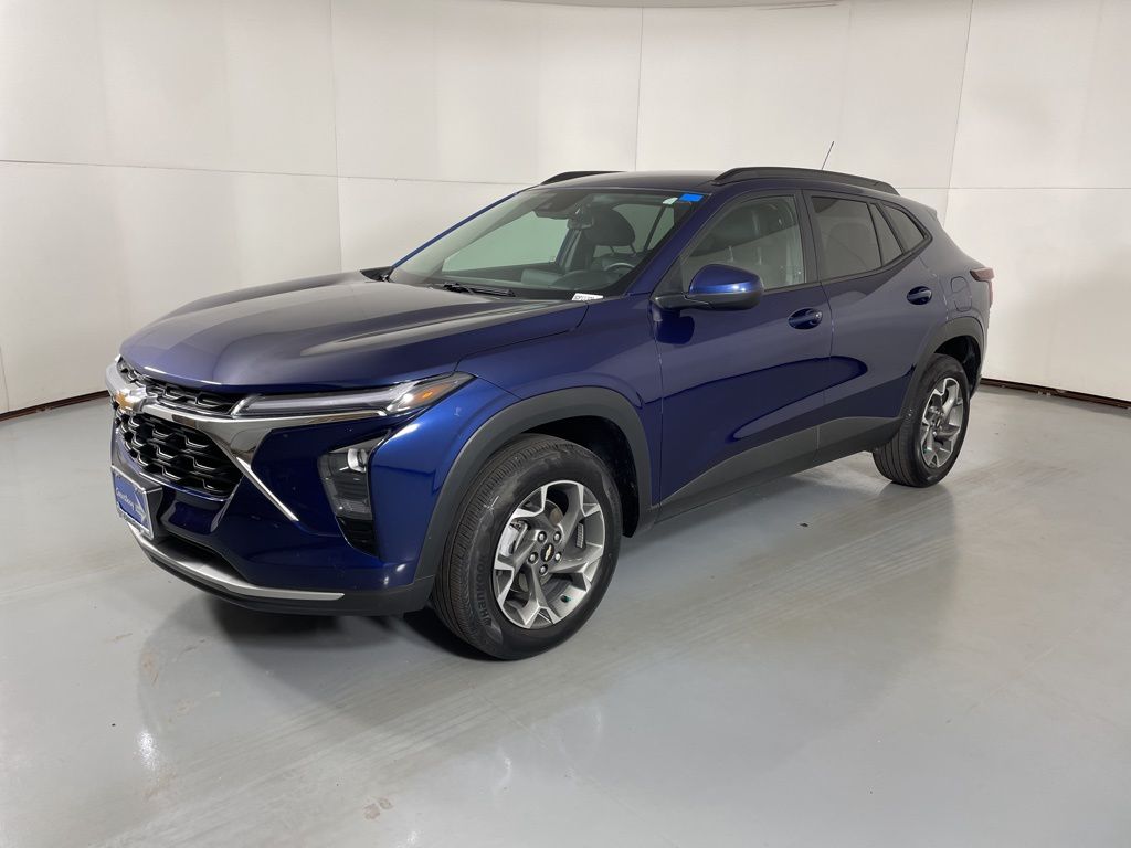 2024 Chevrolet Trax LT photo 4