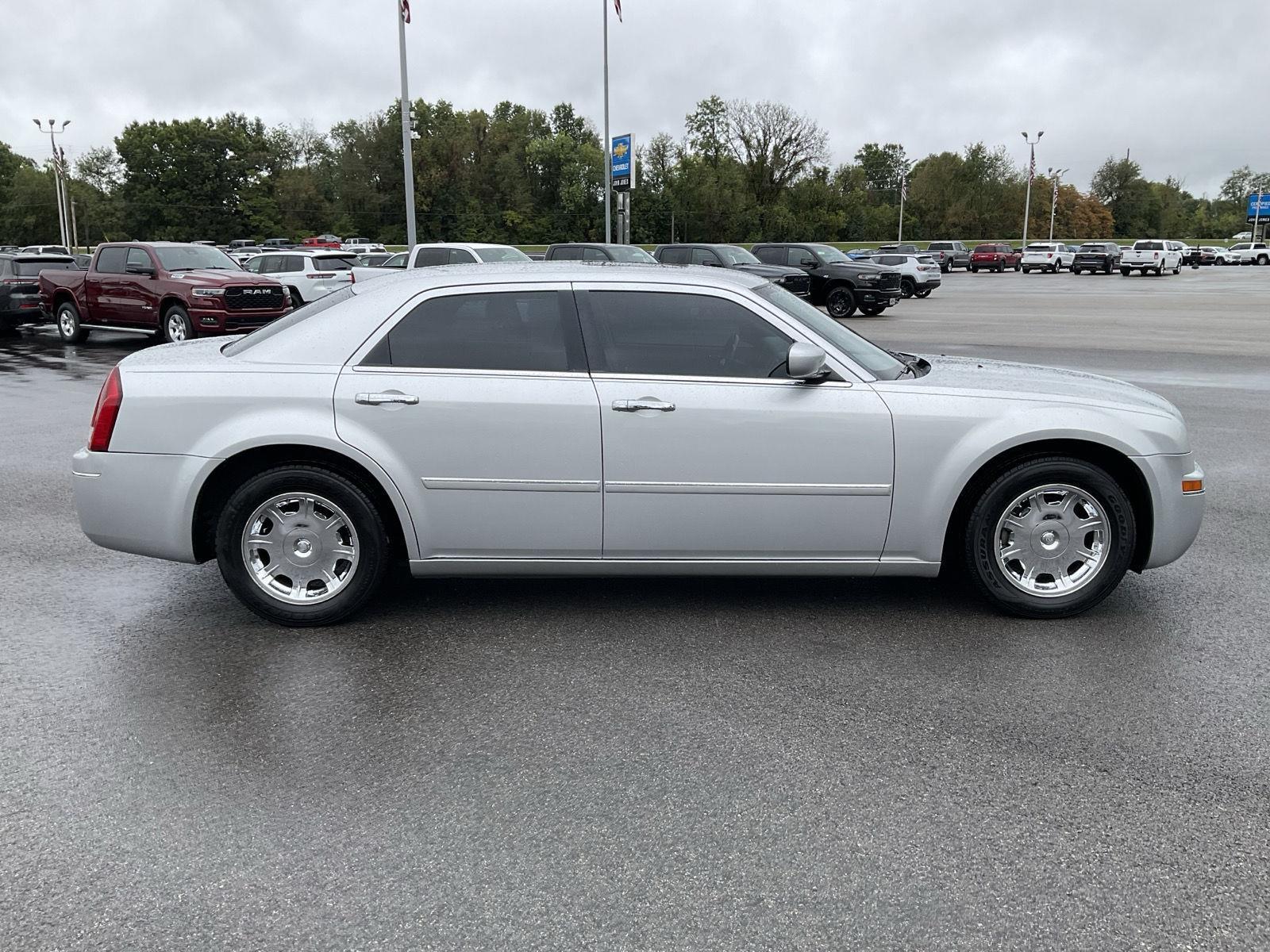 2006 Chrysler 300 Touring photo 5