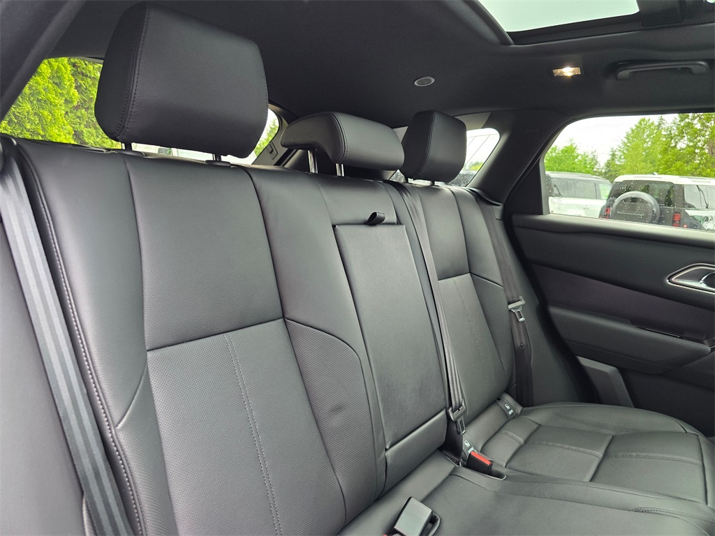 2026 Land Rover Range Rover Velar SE photo 24