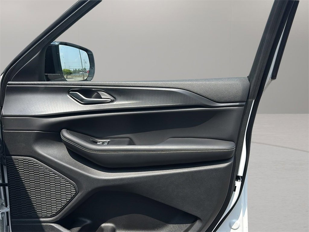2023 Jeep Grand Cherokee Altitude photo 24