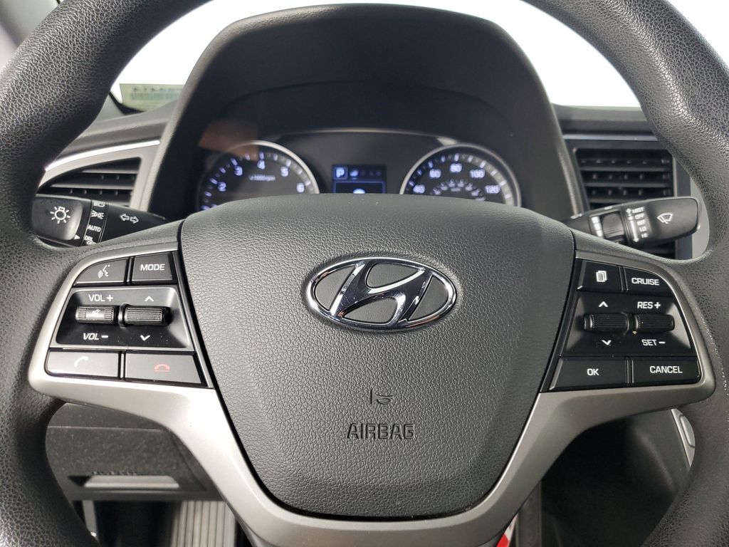 2018 Hyundai Elantra SEL photo 21