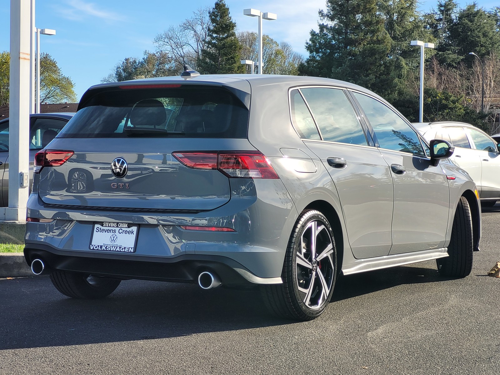 2024 Volkswagen Golf GTI SE photo 4