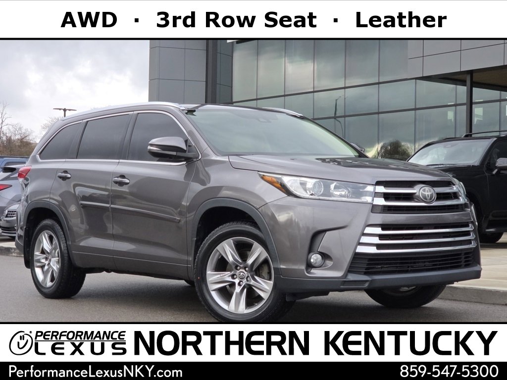 2017 Toyota Highlander Limited's photo