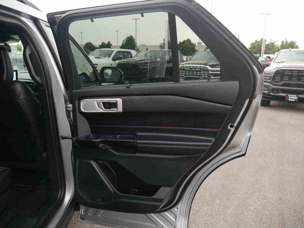 2024 Ford Explorer ST photo 22