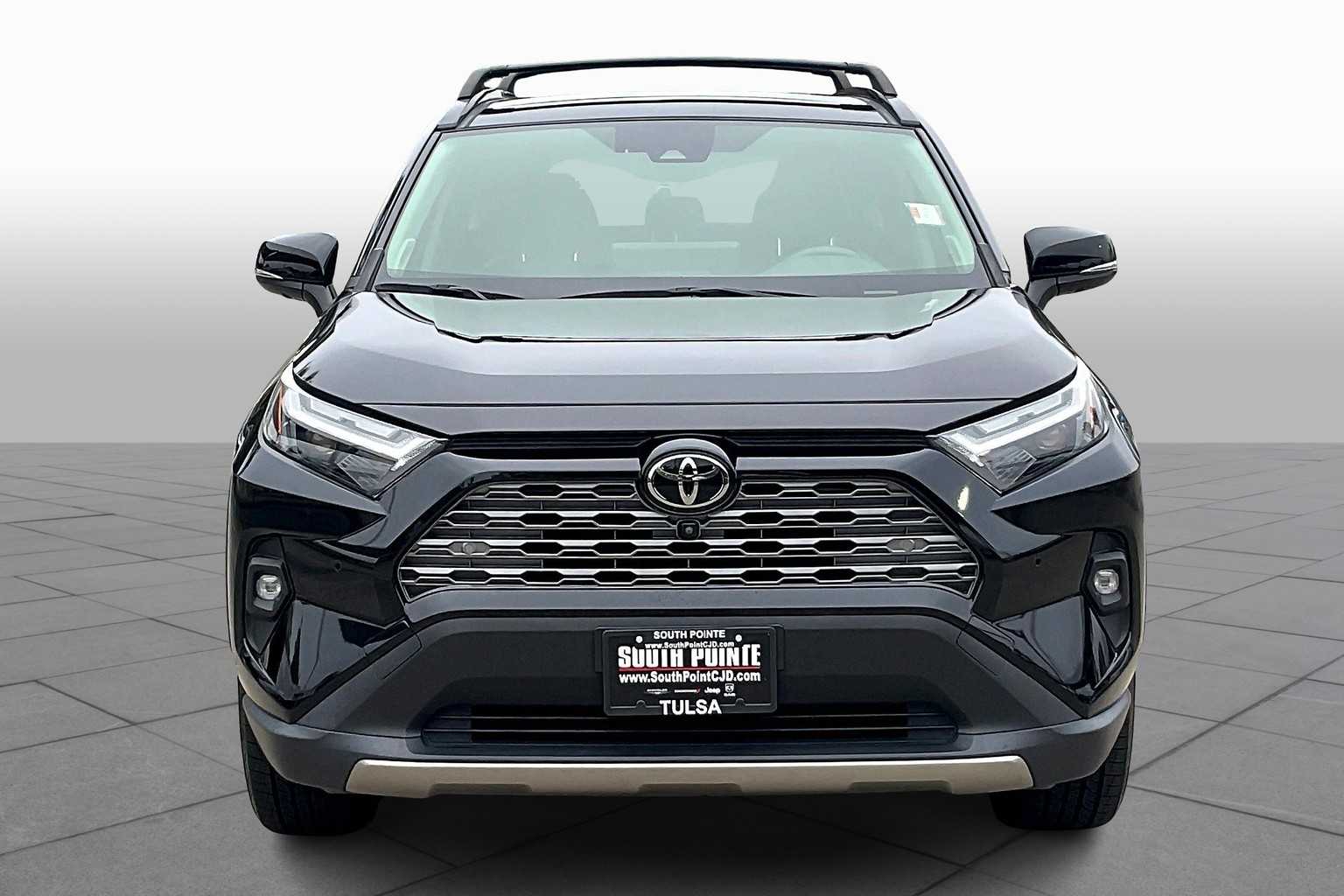 2023 Toyota RAV4 Limited photo 3