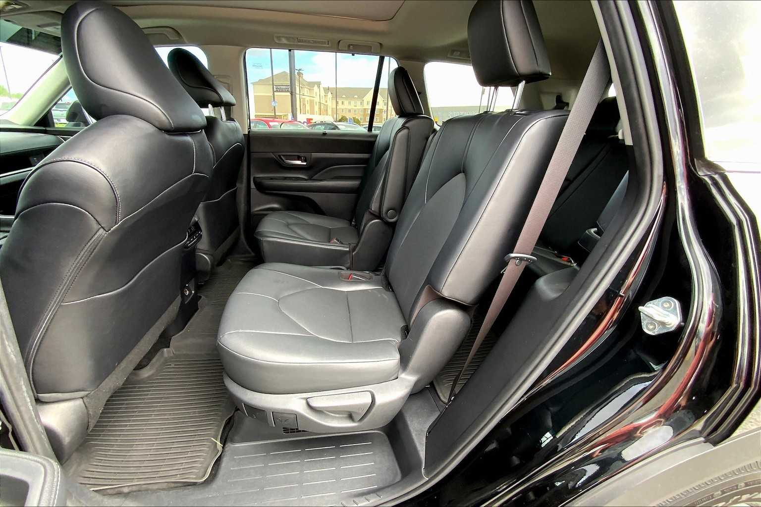 2024 Toyota Highlander Hybrid XLE photo 18