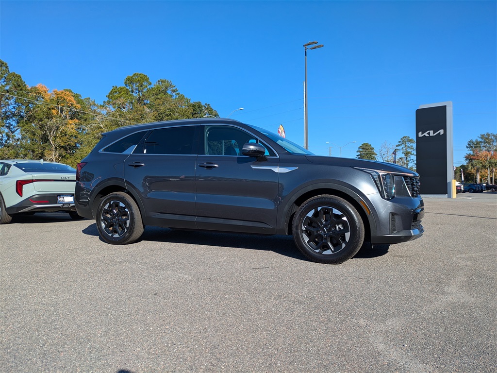 2024 Kia Sorento S's photo