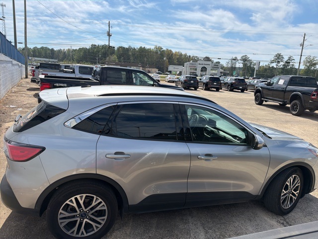 2021 Ford Escape SEL photo 4