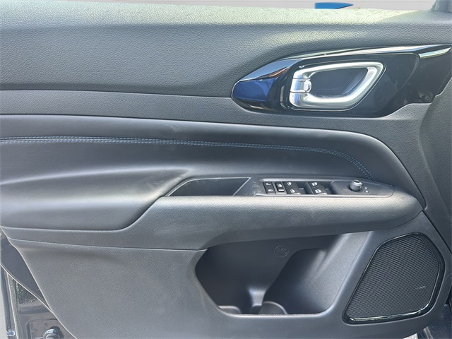 2025 Jeep Compass Latitude photo 8