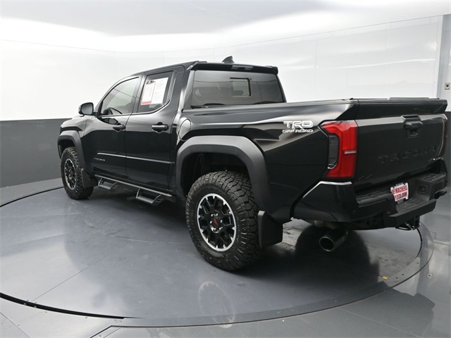 2025 Toyota Tacoma TRD photo 3
