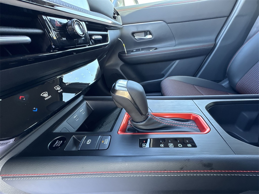 2025 Nissan Kicks SR photo 20