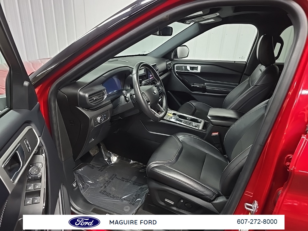 2022 Ford Explorer ST photo 28