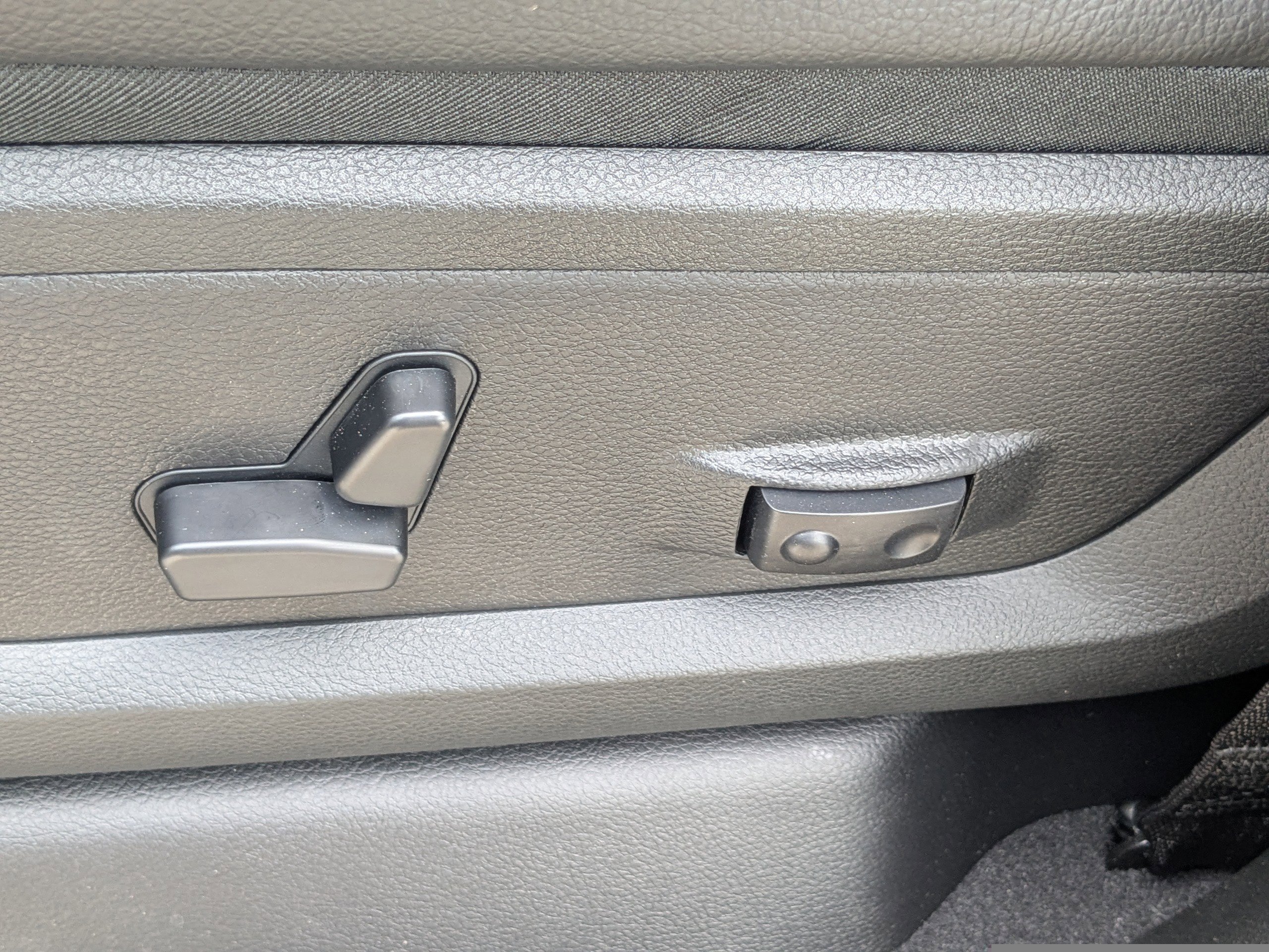 2025 Ram 3500 Laramie photo 18