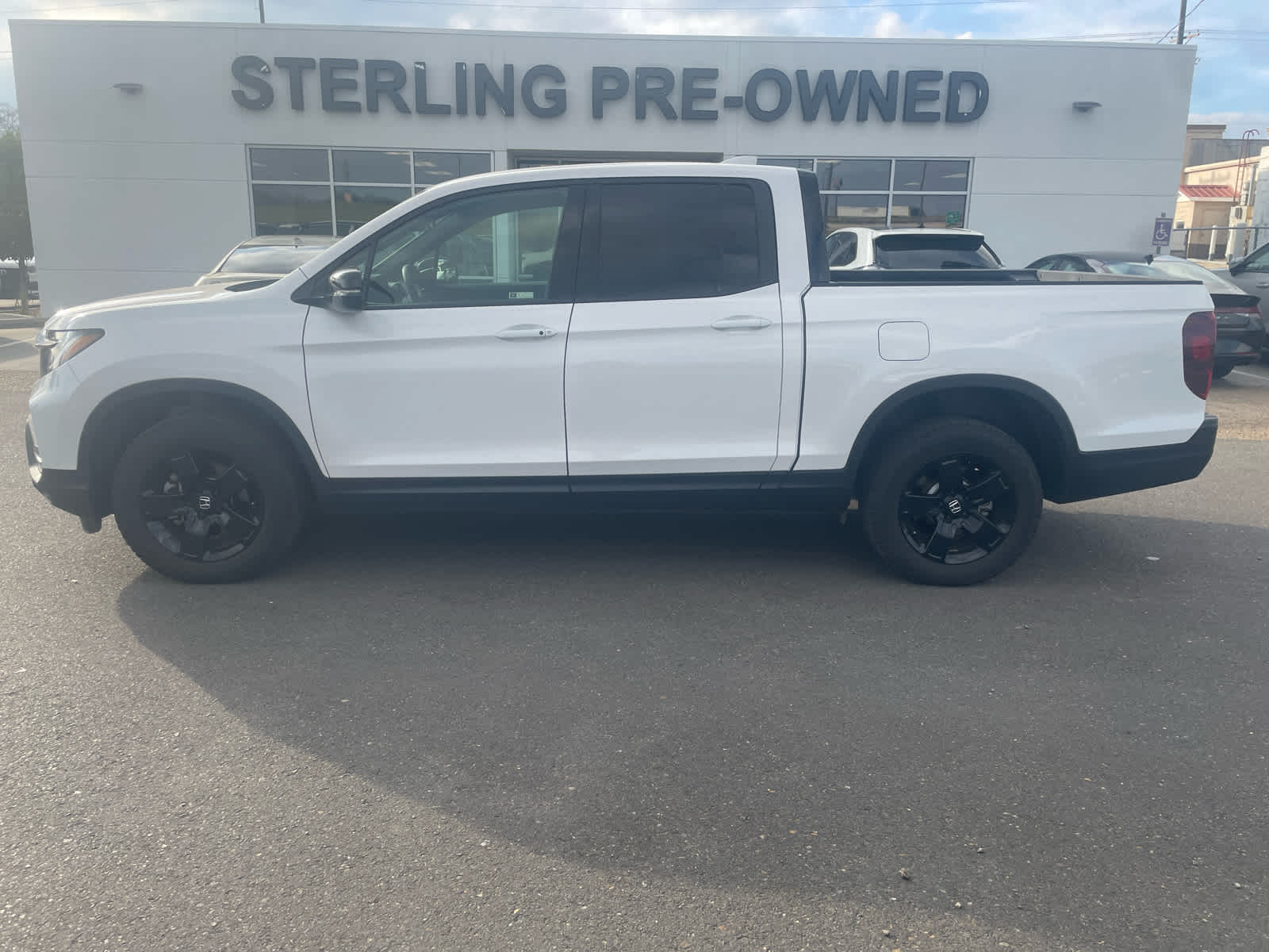 2025 Honda Ridgeline Black Edition's photo