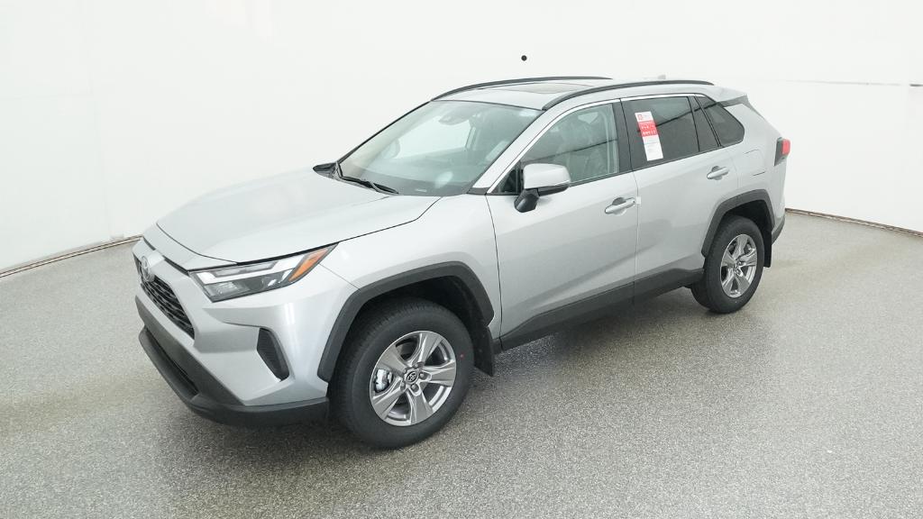 2025 Toyota RAV4 XLE's photo