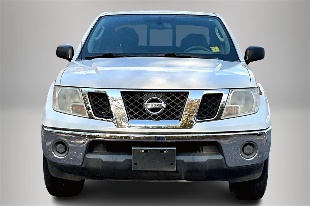 2010 Nissan Frontier SE photo 3