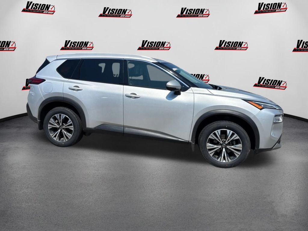 2021 Nissan Rogue SV photo 4