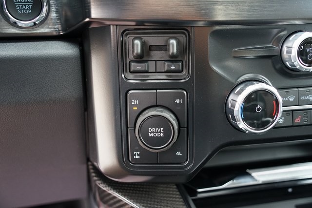 2025 FORD F-250 - Image 39