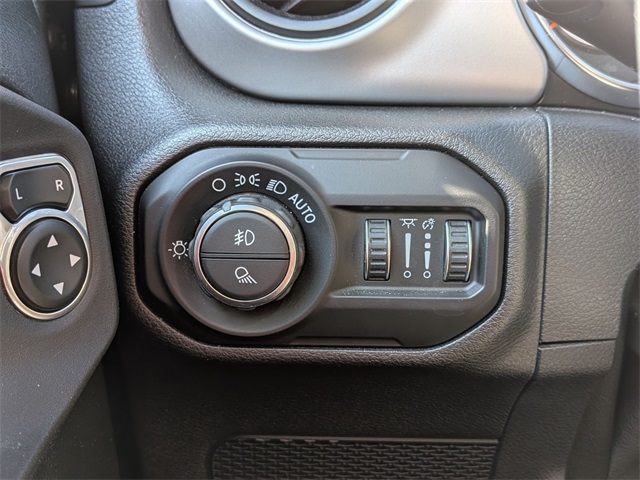2021 Jeep Gladiator Sport photo 21