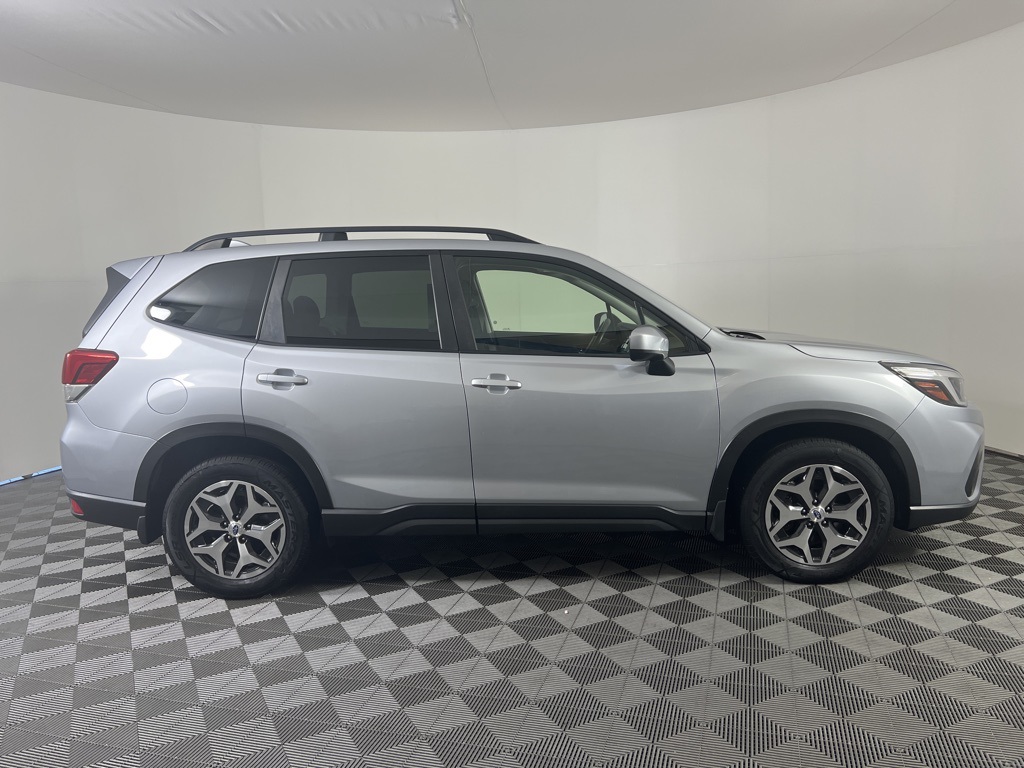 2019 Subaru Forester Premium photo 4