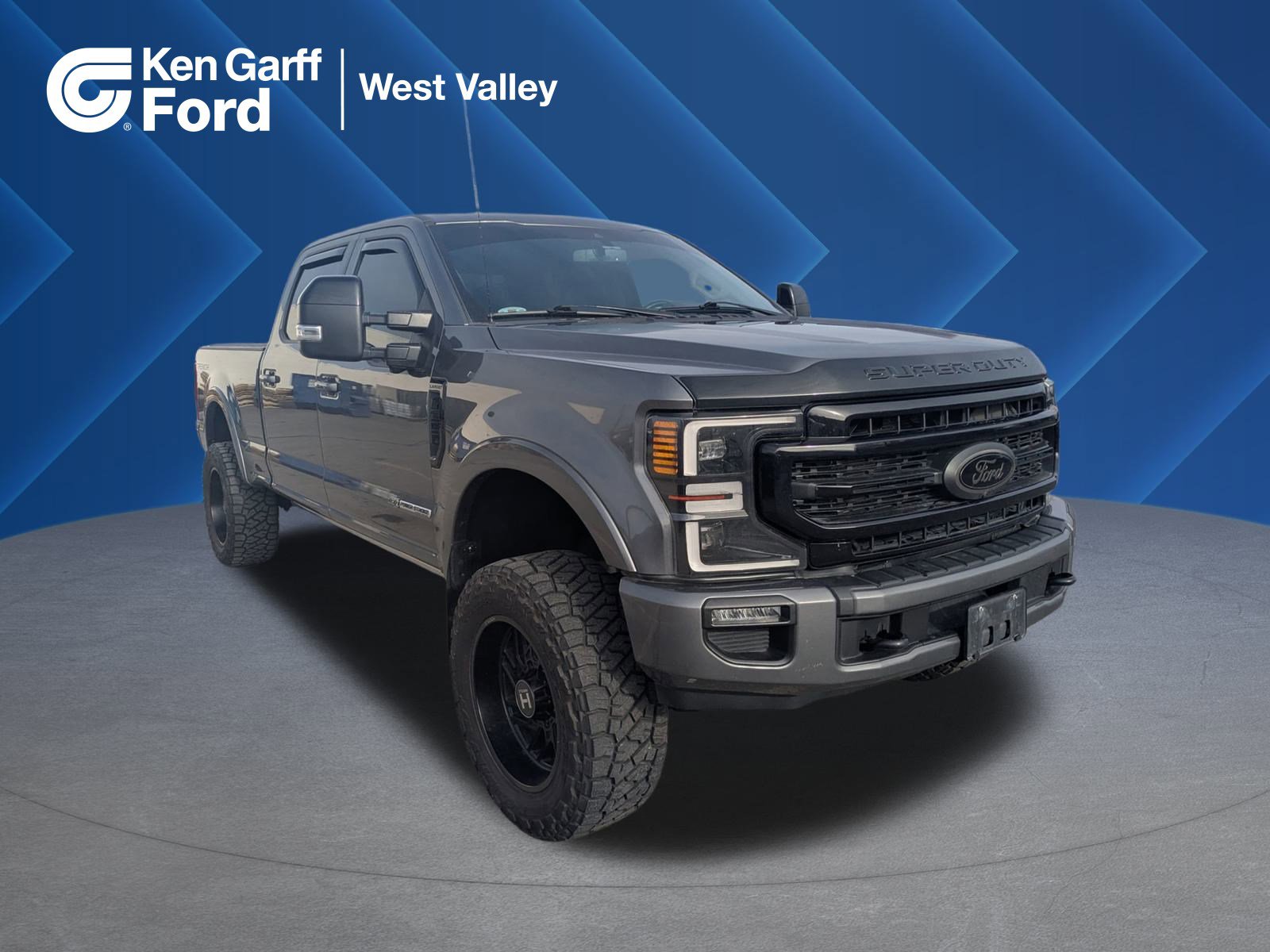 2021 Ford F-350 Super Duty Lariat's photo