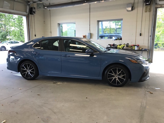2024 Toyota Camry SE photo 2