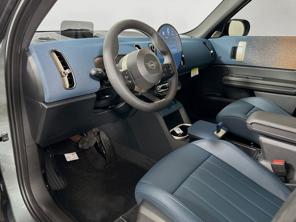 New 2025 Green MINI Iconic image 9