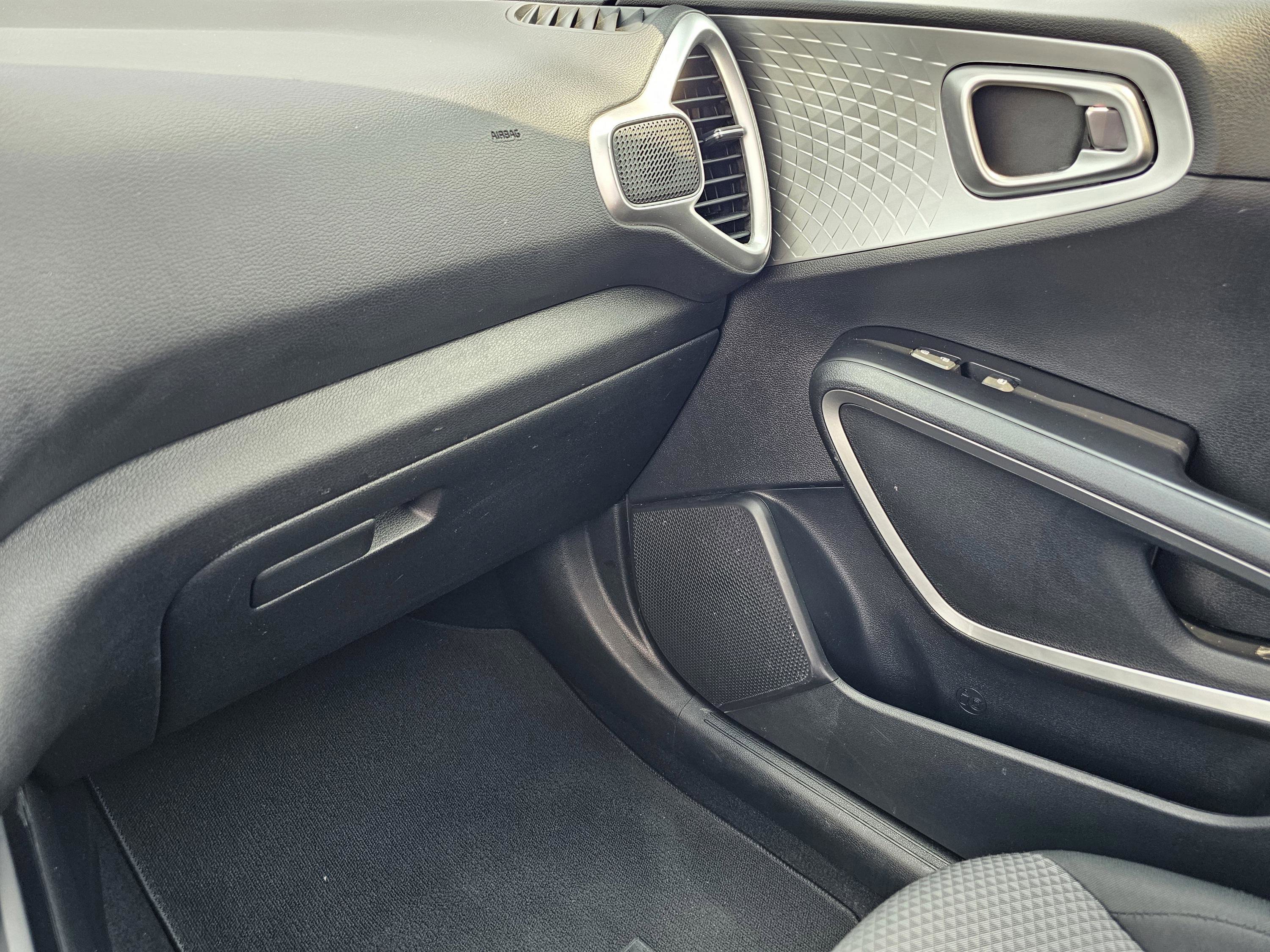 2023 Kia Soul LX photo 22