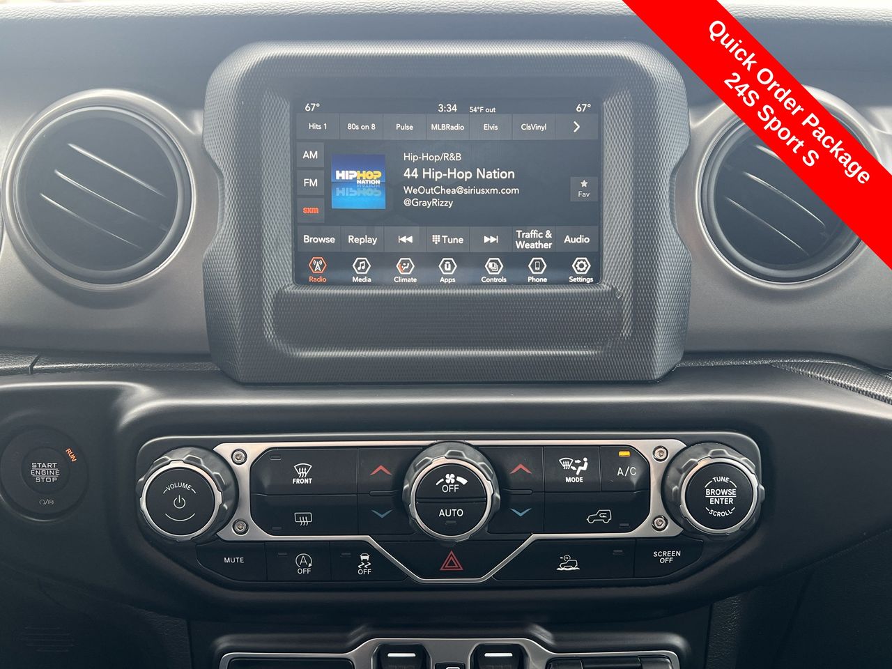 2022 Jeep Gladiator Sport photo 4