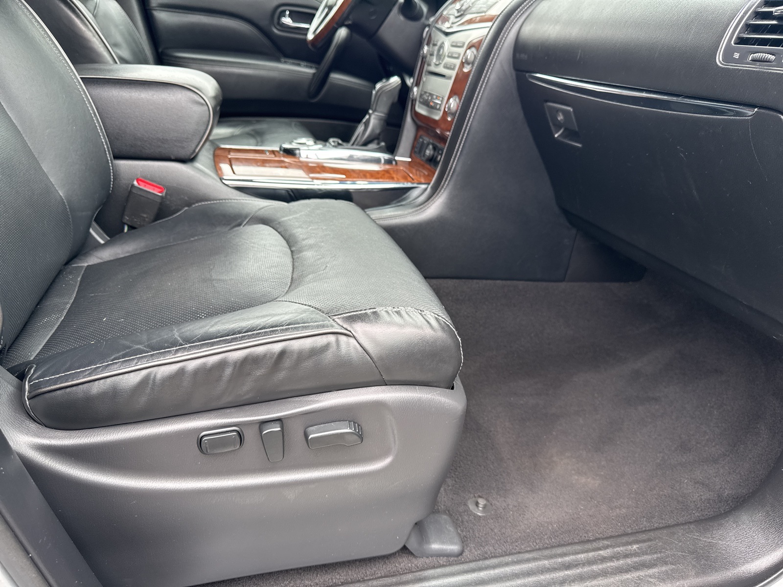 2019 Infiniti QX80 Luxe photo 39