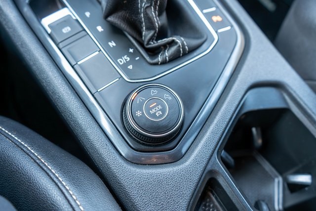 2021 Volkswagen Tiguan SE R-Line Black photo 25
