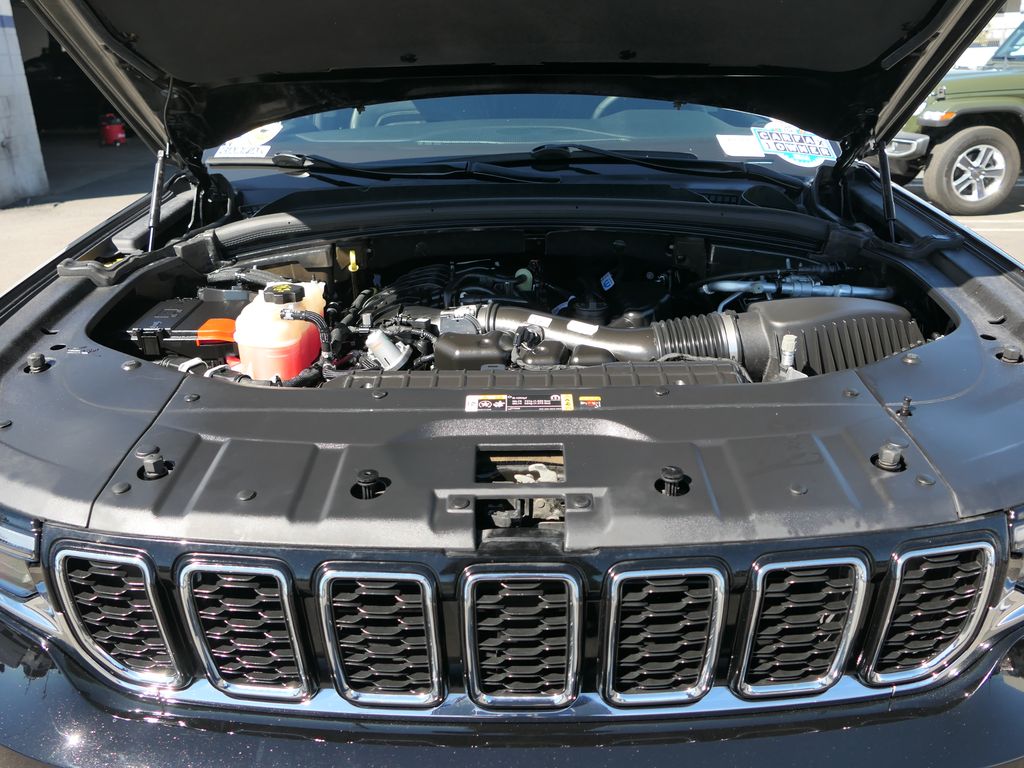 2022 Jeep Grand Cherokee Limited photo 25