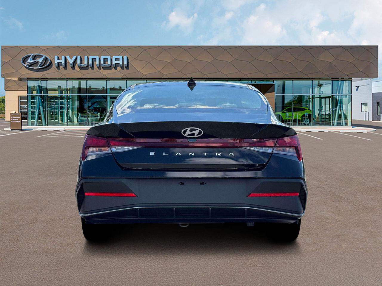 2026 Hyundai Elantra SE photo 4