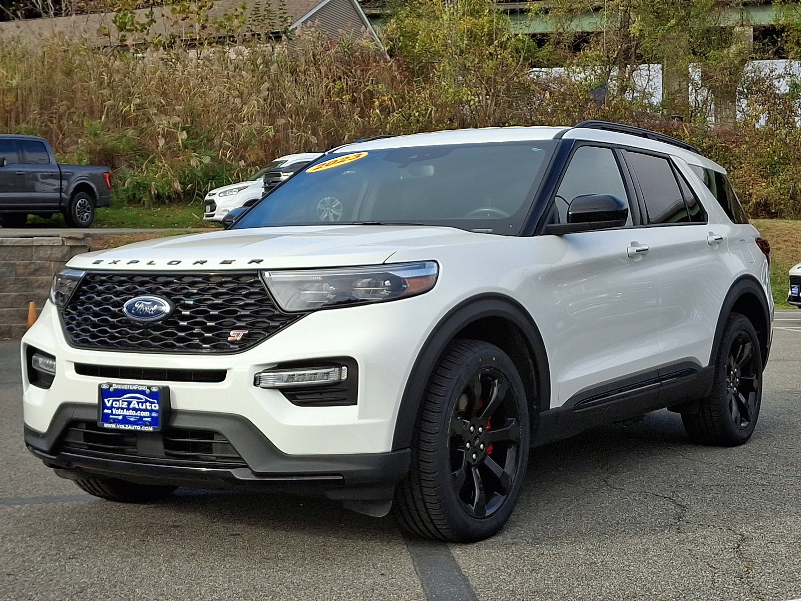 2023 Ford Explorer ST photo 3