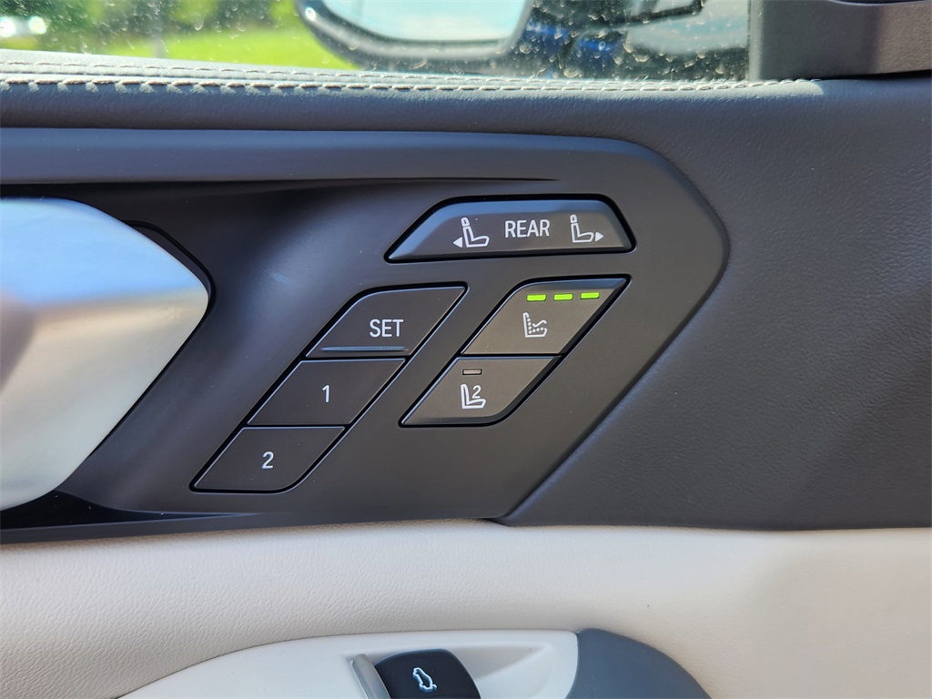 2026 Bmw X7 M60i photo 16